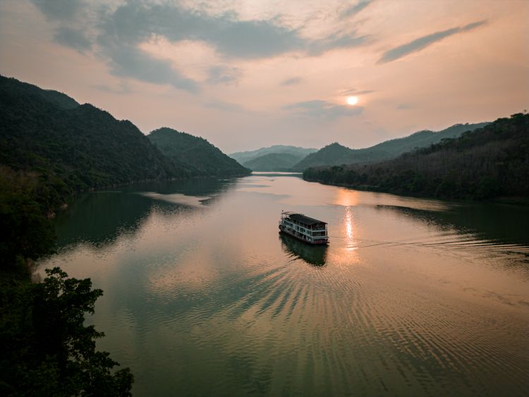 Charter an Adventure: Boh&egrave;me by Mekong Kingdoms Launches Exclusive Private Sailings