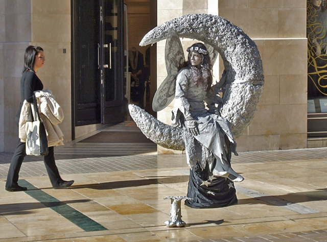 Human statue in Calle Larios, Malaga