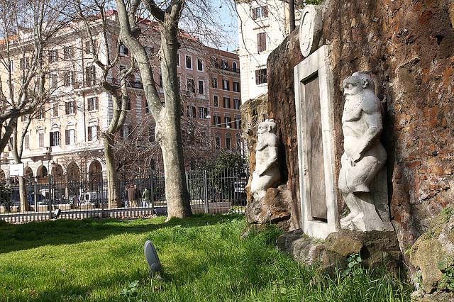 Porta Alchemica, Rome